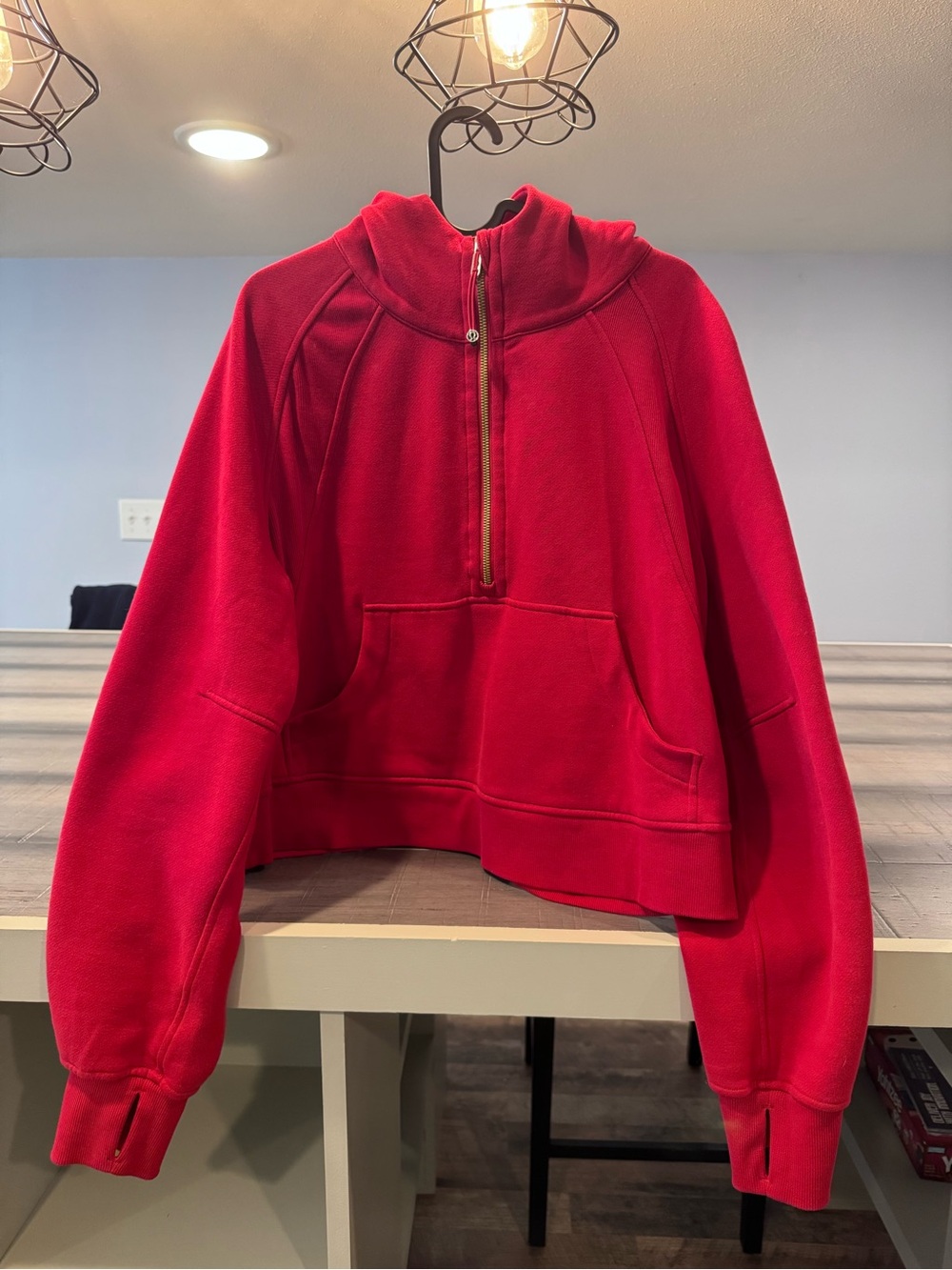 Lululemon scuba half-Zip golden logo Red size M/L